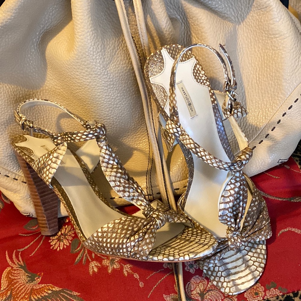 Max Studio sandals, stand up and stand out!